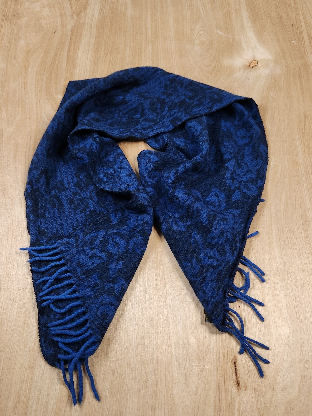 100% Pure Virgin Lambswool Floral Blue And Black Fringe Scarf 10"x48"